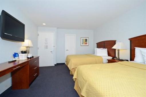 фото отеля Lexington Inn Brookyln