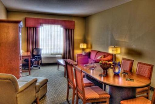 фото отеля Gold Eagle Lodge North Battleford