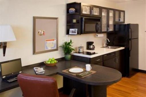 фото отеля Candlewood Suites - Wichita Airport