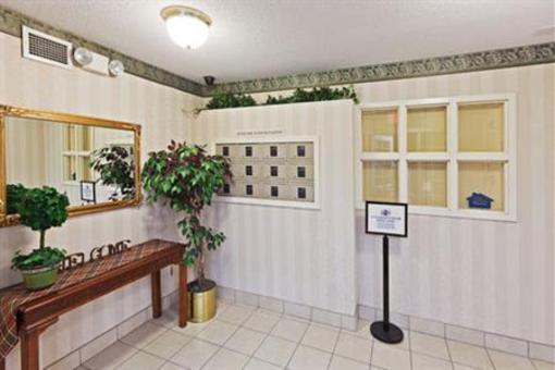 фото отеля Candlewood Suites - Wichita Airport