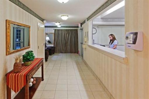 фото отеля Candlewood Suites - Wichita Airport