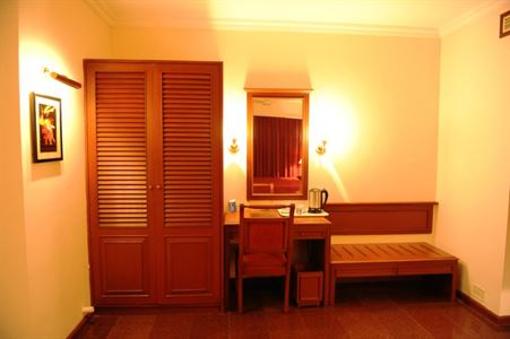 фото отеля Breeze Residency Hotel Tiruchirappalli