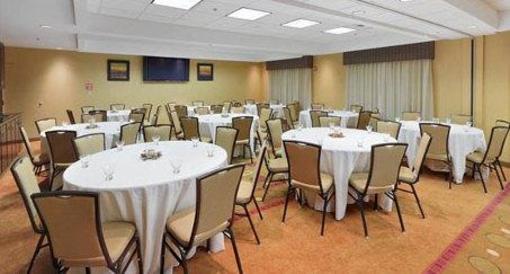 фото отеля Wyndham Garden Columbus