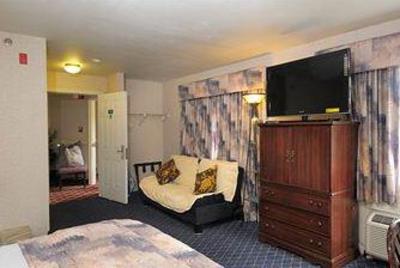 фото отеля Regency Inn and Suites West Springfield