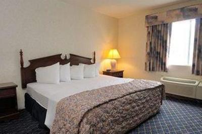фото отеля Regency Inn and Suites West Springfield