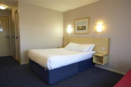 фото отеля Travelodge Cork Airport