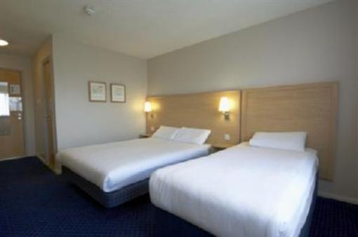 фото отеля Travelodge Cork Airport