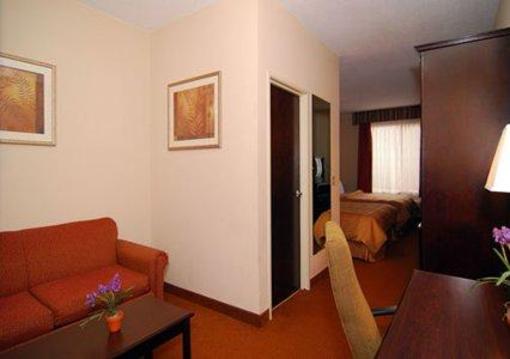 фото отеля Comfort Suites Colorado Springs