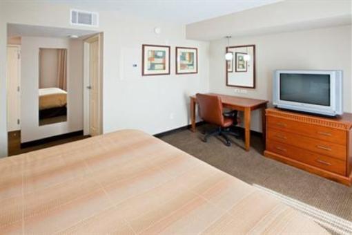 фото отеля Candlewood Suites Indianapolis Dwtn Medical Dist