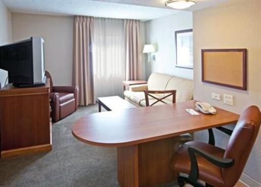 фото отеля Candlewood Suites Indianapolis Dwtn Medical Dist