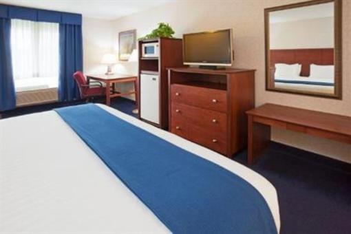 фото отеля Holiday Inn Express DeForest (Wisconsin)