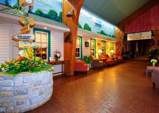 фото отеля Clarion Inn Amana Colonies and Wasserbahn Waterpark Resort