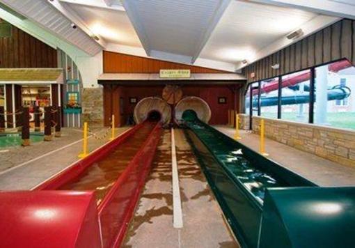 фото отеля Clarion Inn Amana Colonies and Wasserbahn Waterpark Resort