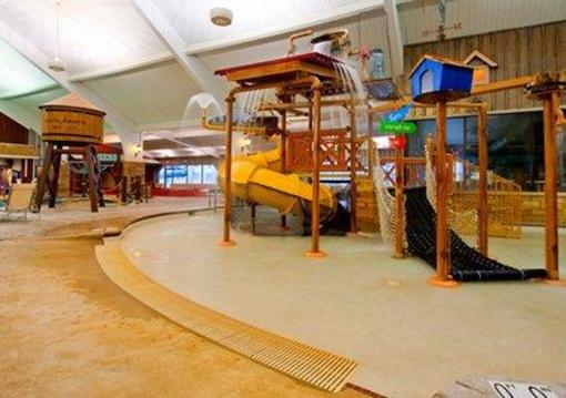 фото отеля Clarion Inn Amana Colonies and Wasserbahn Waterpark Resort