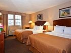 фото отеля Clarion Inn Amana Colonies and Wasserbahn Waterpark Resort