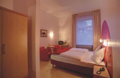 фото отеля Aparthotel am Kurpark Bad Neuenahr-Ahrweiler