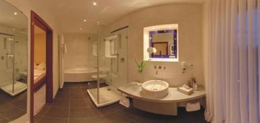 фото отеля Aparthotel am Kurpark Bad Neuenahr-Ahrweiler