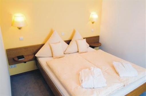 фото отеля Aparthotel am Kurpark Bad Neuenahr-Ahrweiler