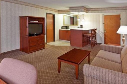 фото отеля Holiday Inn Express Hotel & Suites Lansing-Okemos MSU Area
