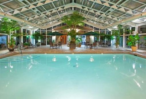 фото отеля Holiday Inn Express Hotel & Suites Lansing-Okemos MSU Area