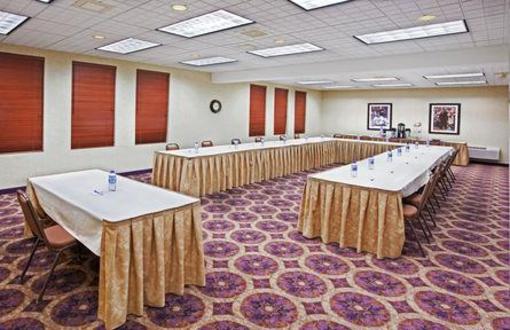 фото отеля Holiday Inn Express Hotel & Suites Lansing-Okemos MSU Area