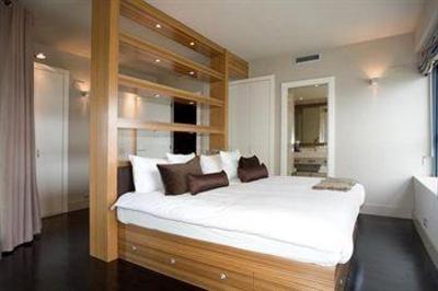 фото отеля Pool 2 Bedroom Apartment Barcelona