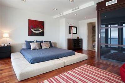 фото отеля Pool 2 Bedroom Apartment Barcelona