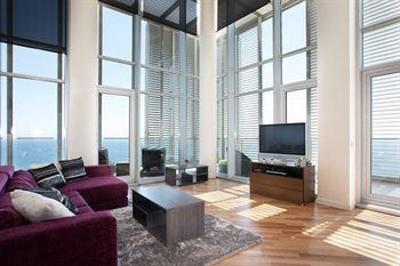 фото отеля Pool 2 Bedroom Apartment Barcelona
