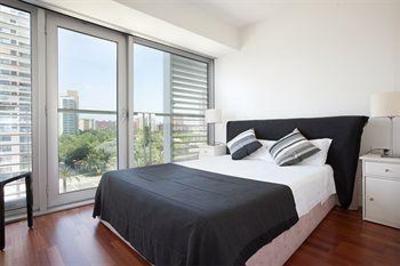 фото отеля Pool 2 Bedroom Apartment Barcelona
