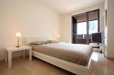 фото отеля Pool 2 Bedroom Apartment Barcelona