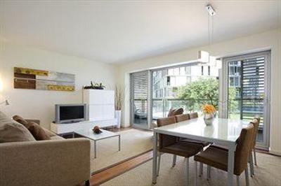 фото отеля Pool 2 Bedroom Apartment Barcelona