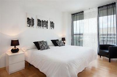 фото отеля Pool 2 Bedroom Apartment Barcelona