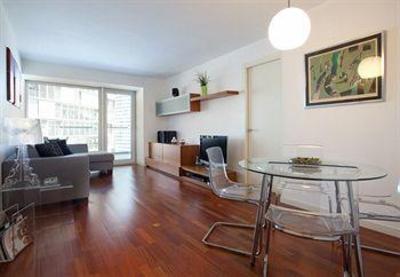 фото отеля Pool 2 Bedroom Apartment Barcelona