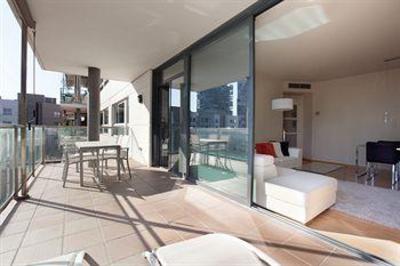 фото отеля Pool 2 Bedroom Apartment Barcelona