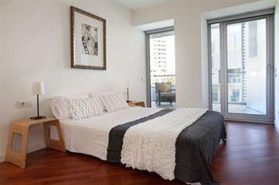 фото отеля Pool 2 Bedroom Apartment Barcelona