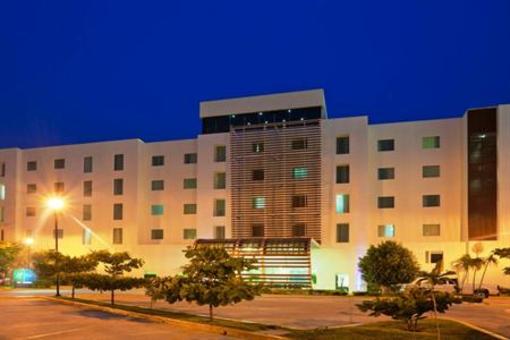 фото отеля Holiday Inn Express Ciudad del Carmen