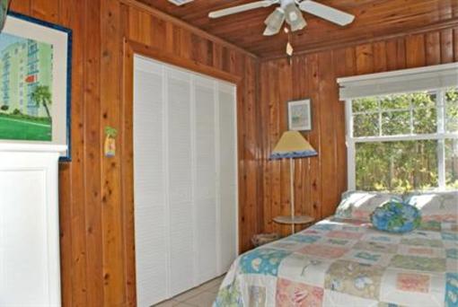 фото отеля Barrett Beach Bungalows