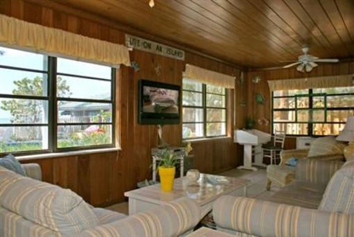 фото отеля Barrett Beach Bungalows