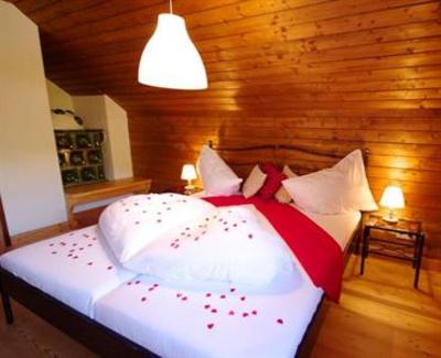 фото отеля Feriendorf Kirchleitn Dorf Kleinwild Apartments Bad Kleinkirchheim