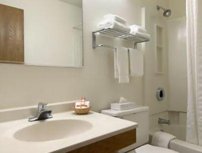 фото отеля Clarion Inn and Suites Virginia Beach