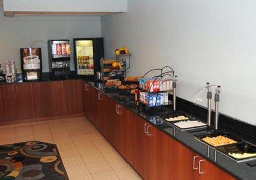 фото отеля Clarion Inn and Suites Virginia Beach