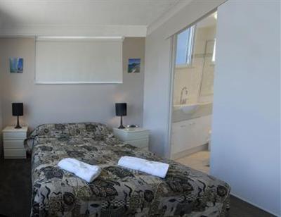 фото отеля Burleigh Beach Tower Apartments Gold Coast