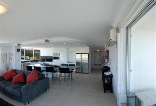 фото отеля Burleigh Beach Tower Apartments Gold Coast