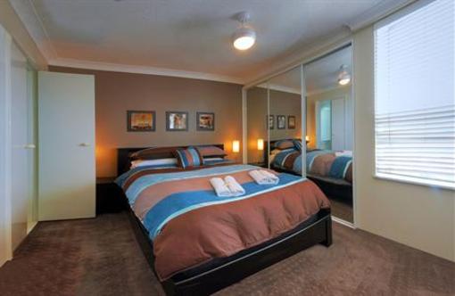 фото отеля Burleigh Beach Tower Apartments Gold Coast