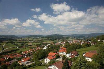 фото отеля Hotel Vier Jahreszeiten Waldkirchen