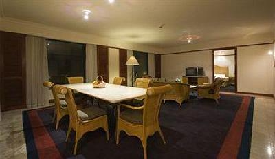 фото отеля Waterfront Airport Hotel and Casino