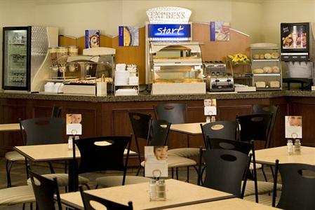 фото отеля Holiday Inn Express Halifax Bedford