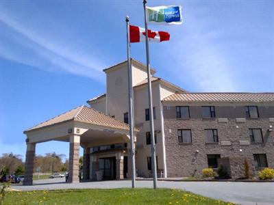 фото отеля Holiday Inn Express Halifax Bedford
