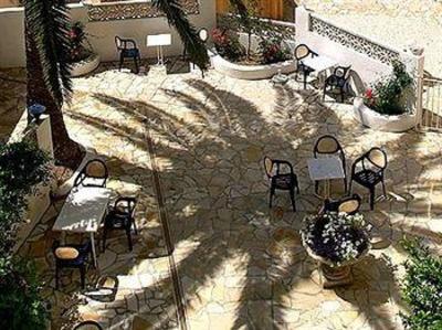фото отеля Logis Les Elmes