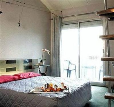 фото отеля Logis Les Elmes